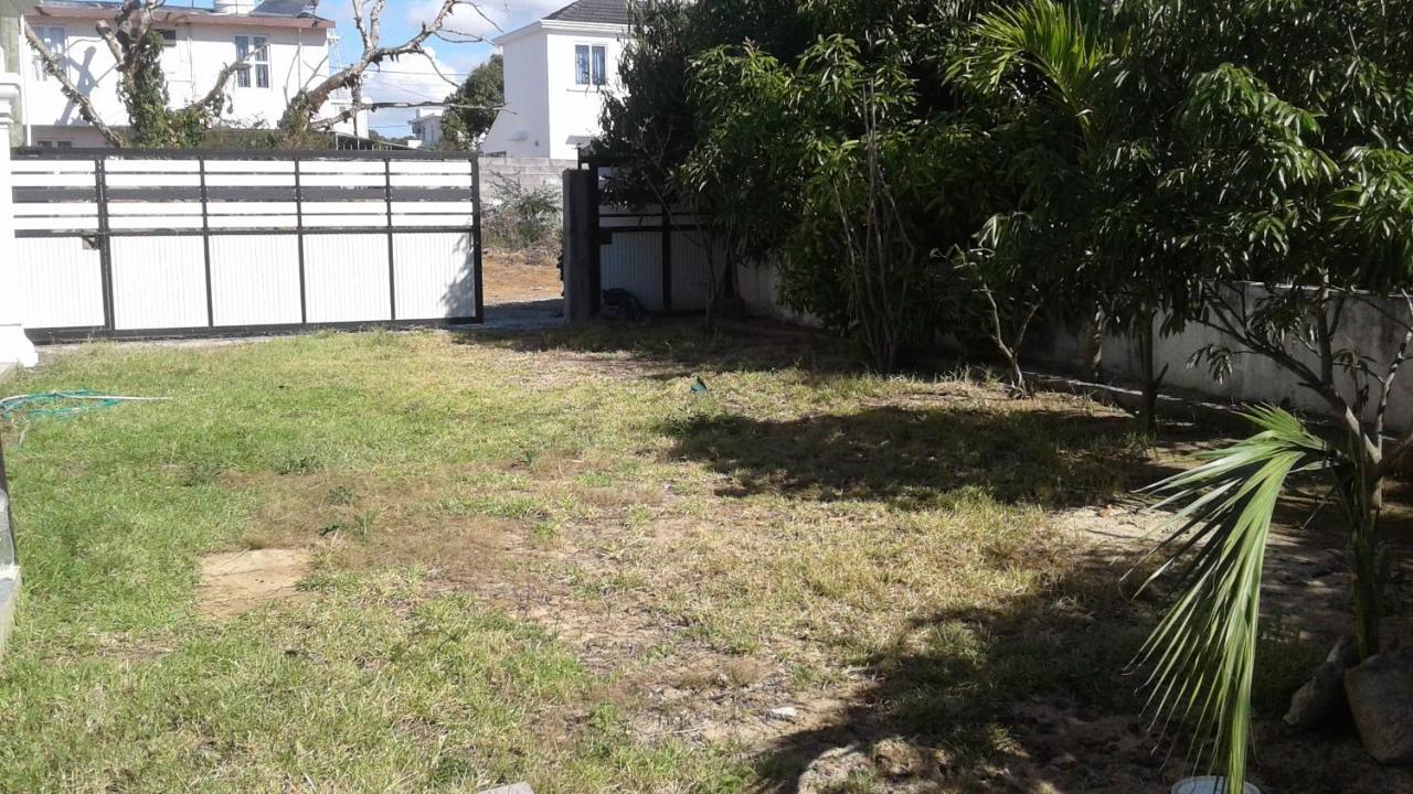 Dino 3 Apartman Trou aux Biches Kültér fotó